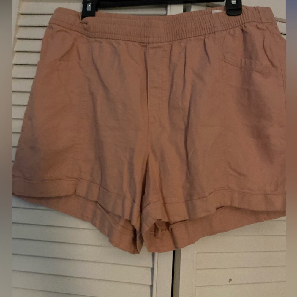 Old navy women’s shorts.  Size large
